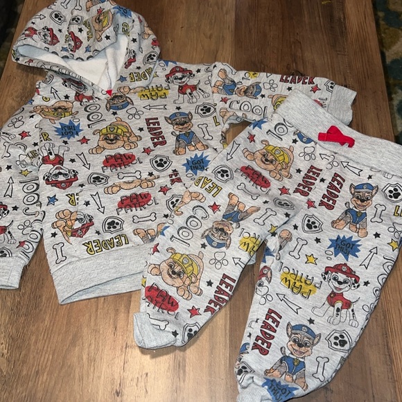 Paw patrol sweat suit size 12 months - Picture 1 of 2
